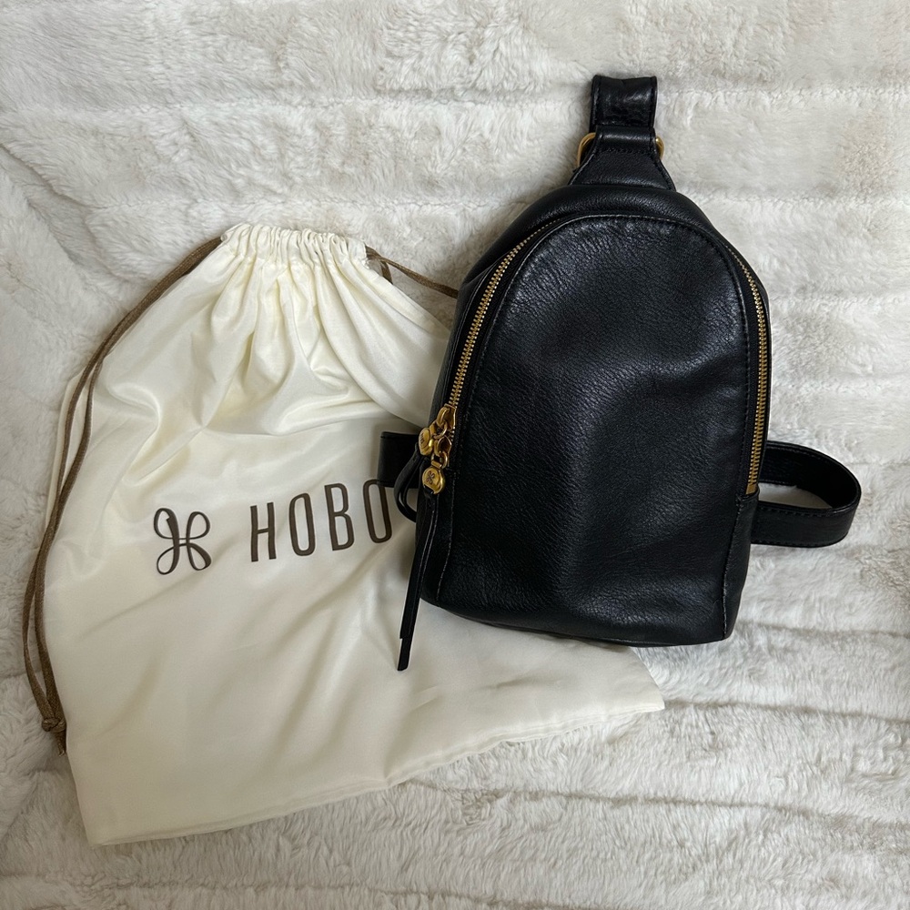 Hobo Fern Sling in Black Pebble Leather